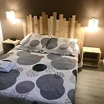מלון Au Valery 2*