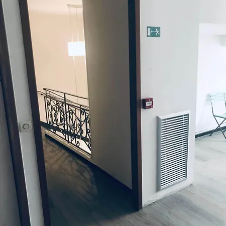 מלון Au Valery 2*