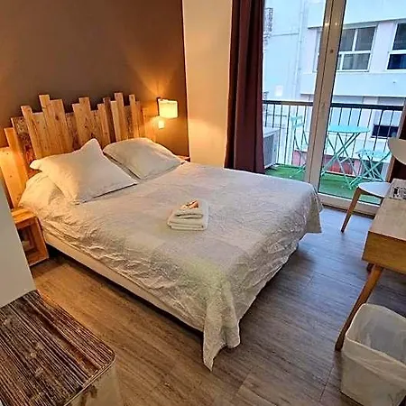 Au Valery Hotel