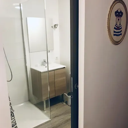 Au Valery Hotel